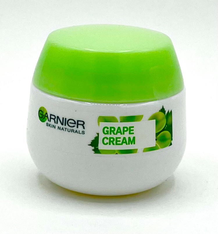 کرم آبرسان انگور مدل Grape Cream حجم 50 میل